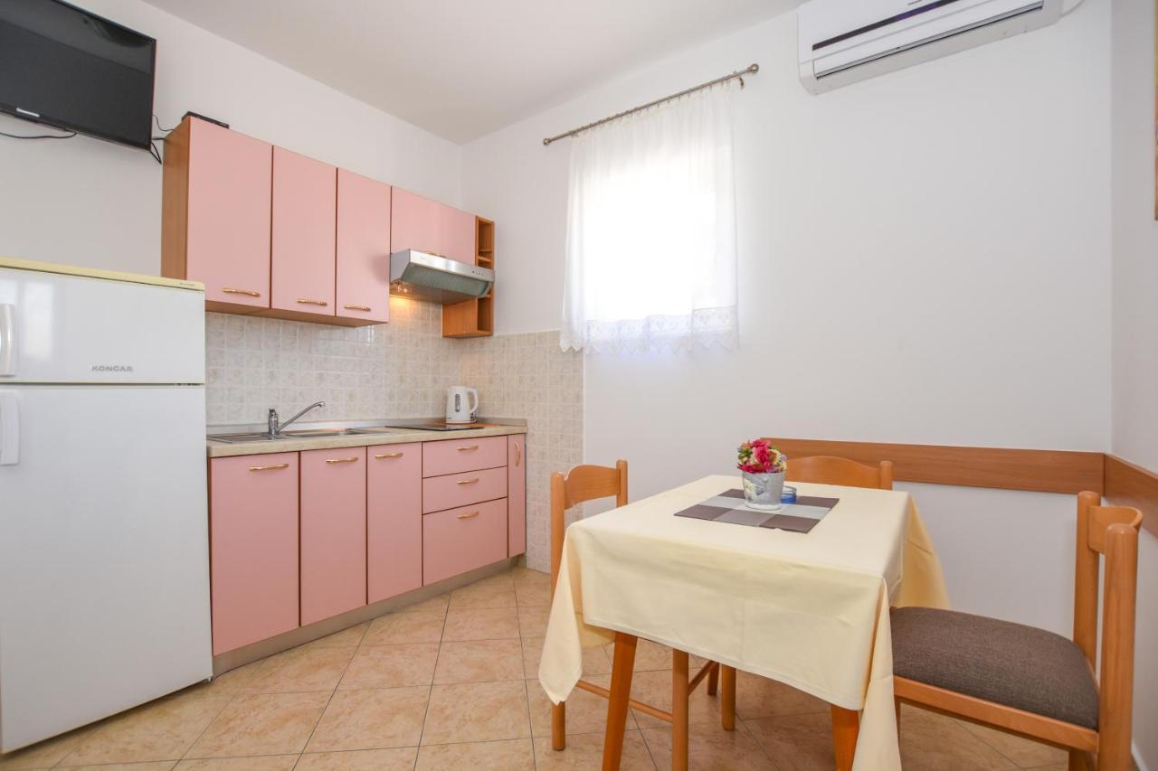 Apartmani Marija Ljubica พาก ภายนอก รูปภาพ